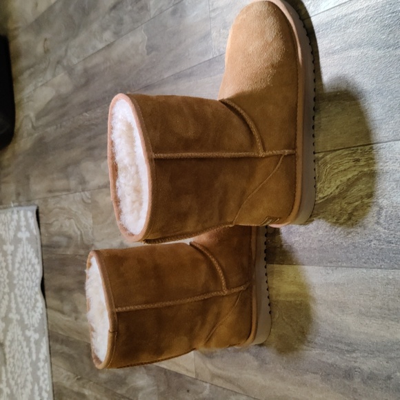 UGG Koolaburra Suede Boots NWOT - Picture 4 of 7